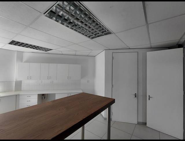288M² OFFICE TO LET IN FOURWAYS